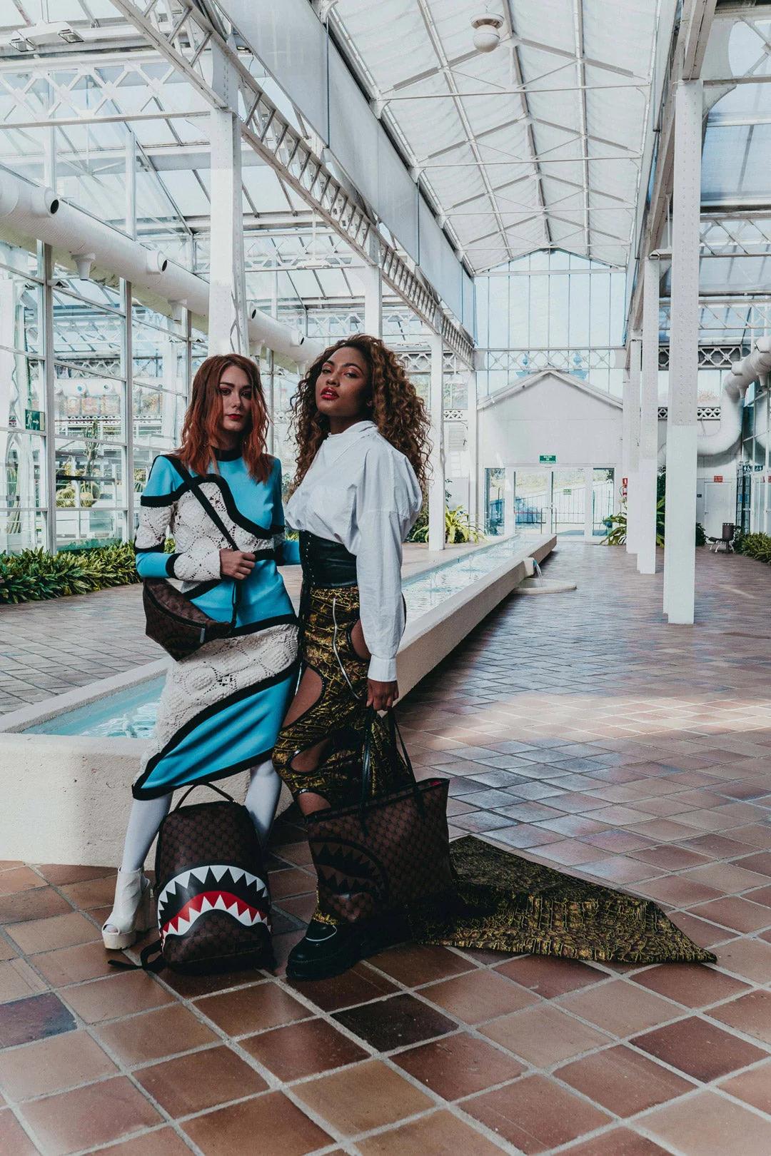 Sprayground SHARKS AND SKULLS SAVVY CROSSBODY