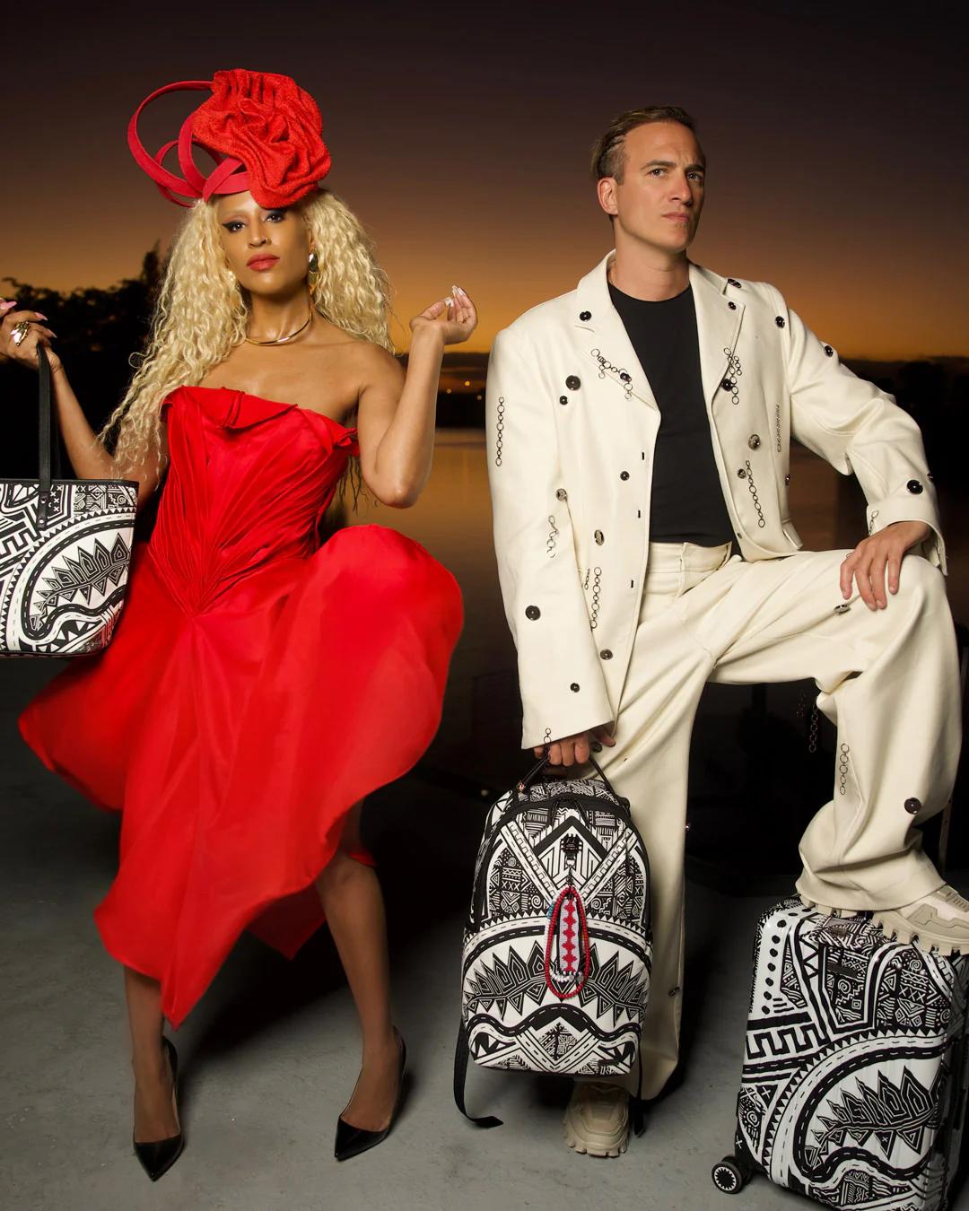 Sprayground A.I. AFRICAN INTELLIGENCE THE SKYHAWK WING TOTE - SANDFLOWER COLLAB
