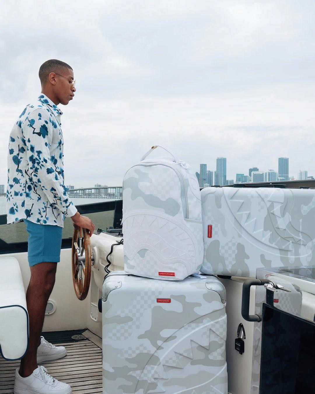 Sprayground 3AM LE BLANC SHARKNAUTICS HARDSHELL FULL-SIZE LUGGAGE