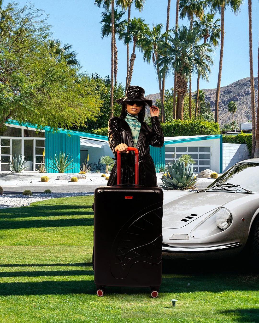 Sprayground SHARKITECTURE MOLDED 29” FULL-SIZE LUGGAGE