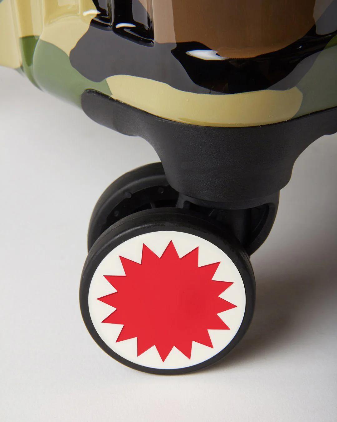 Sprayground SHARKNAUTICS (CAMO) 29.5” FULL-SIZE LUGGAGE