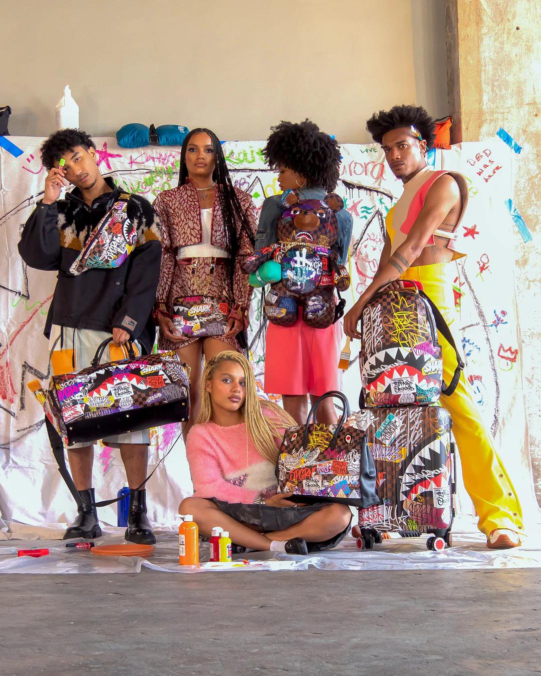 Sprayground SHARKS IN PARIS THE RIZZ CROSSOVER CLUTCH