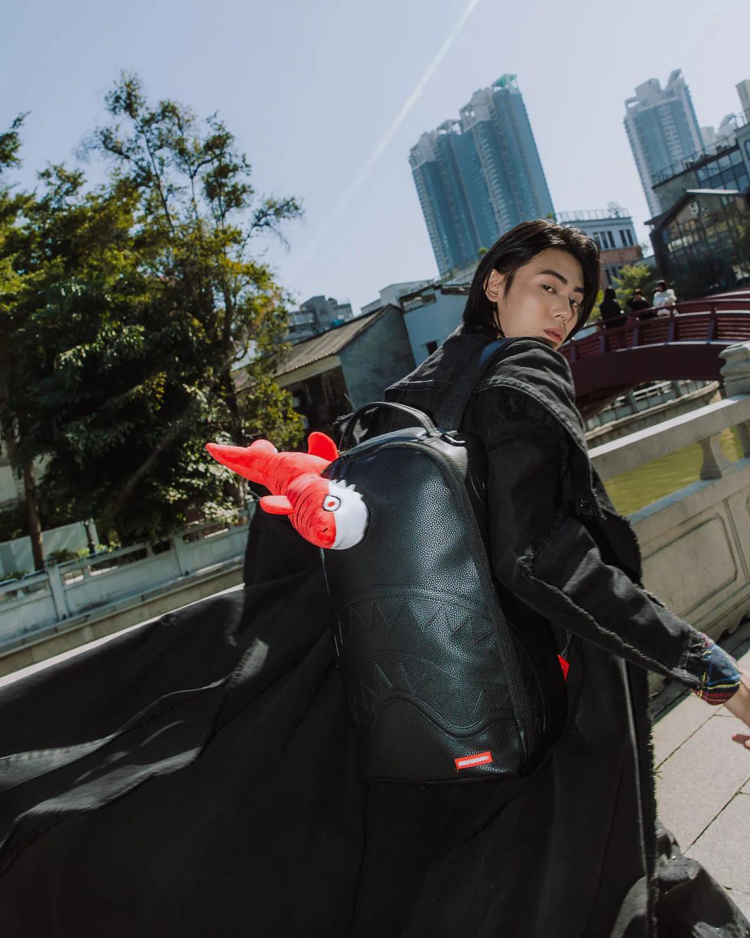 Sprayground PLUSH SHARK BIG BITE BACKPACK